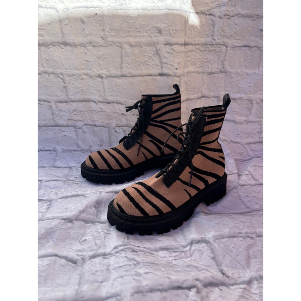 Tiger‎ Print Chunky Funky combat Boots, Size 39